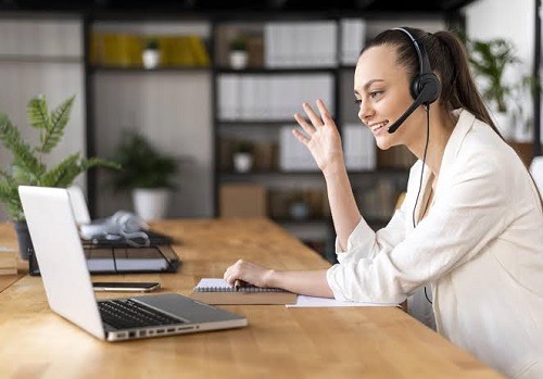 Read more about the article Virtual Assistant Jobs With No Experience: How to Get Hired?